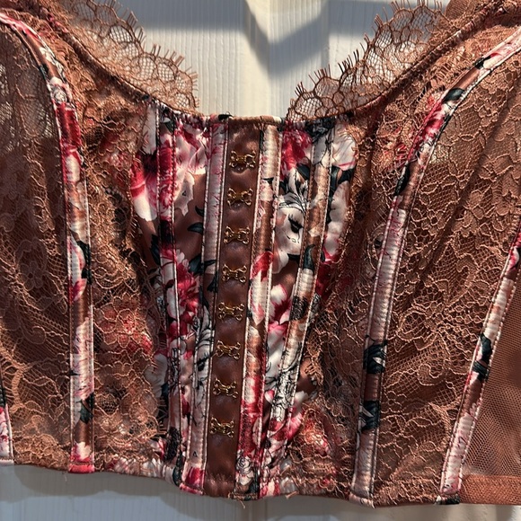 Victoria’s Secret Dream Angels Floral Satin and Lace Cropped Corset Bra Top S-DD - Picture 3 of 7